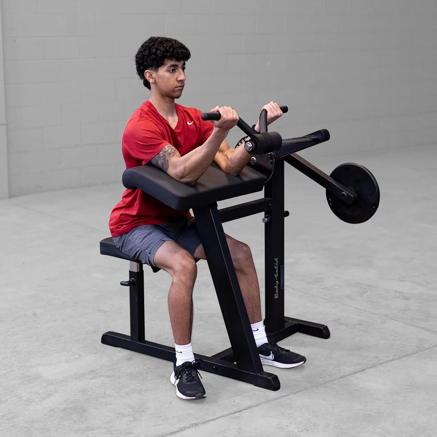 MAQUINA DE BICEPS Y TRICEPS DE BODY-SOLID GCBT380B (negro) - Image 3