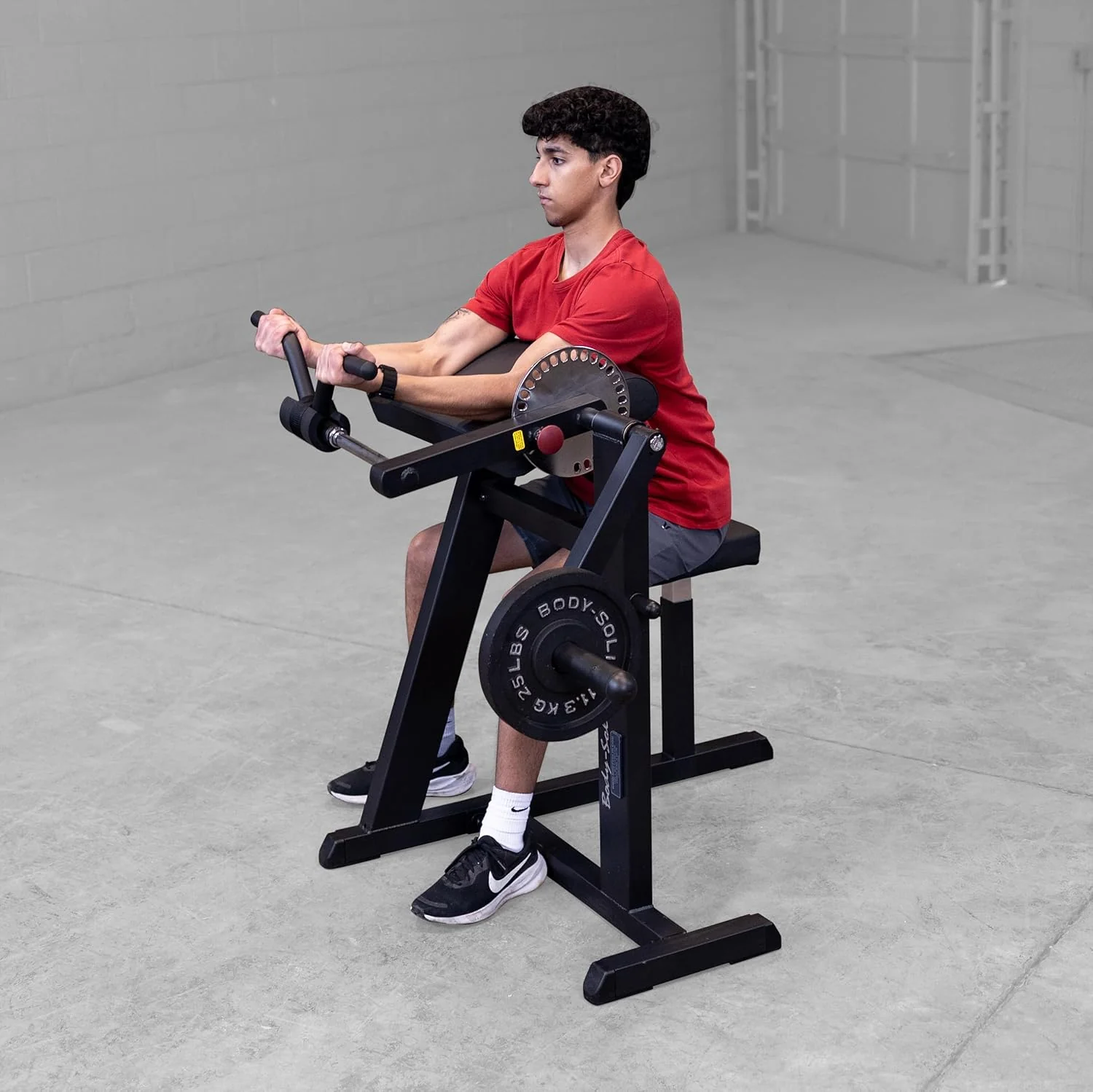 MAQUINA DE BICEPS Y TRICEPS DE BODY-SOLID GCBT380B (negro) - Image 5